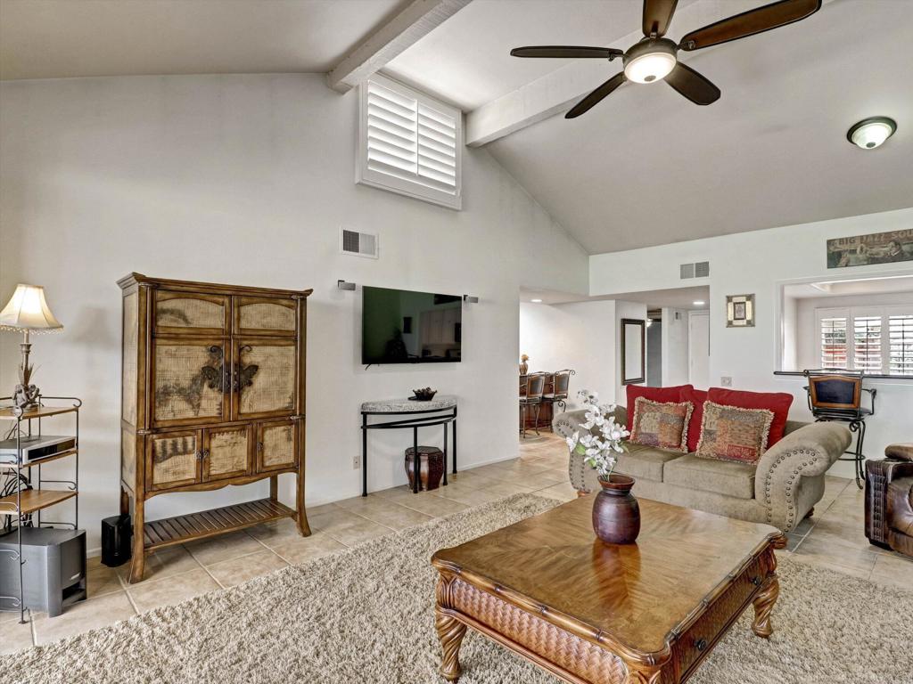 35886 Paseo Circulo W