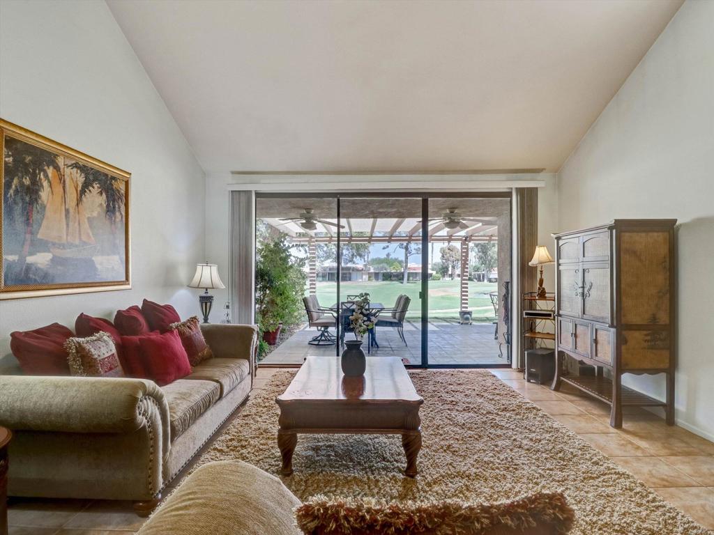 35886 Paseo Circulo W