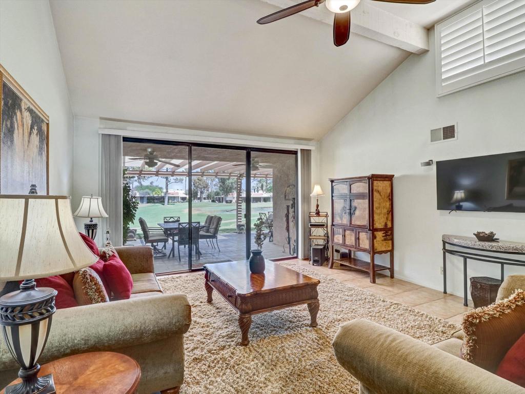 35886 Paseo Circulo W