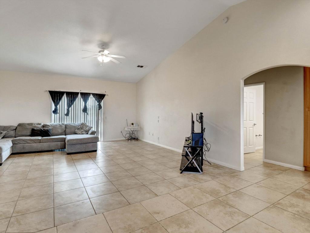 1081 Aberdeen Drive