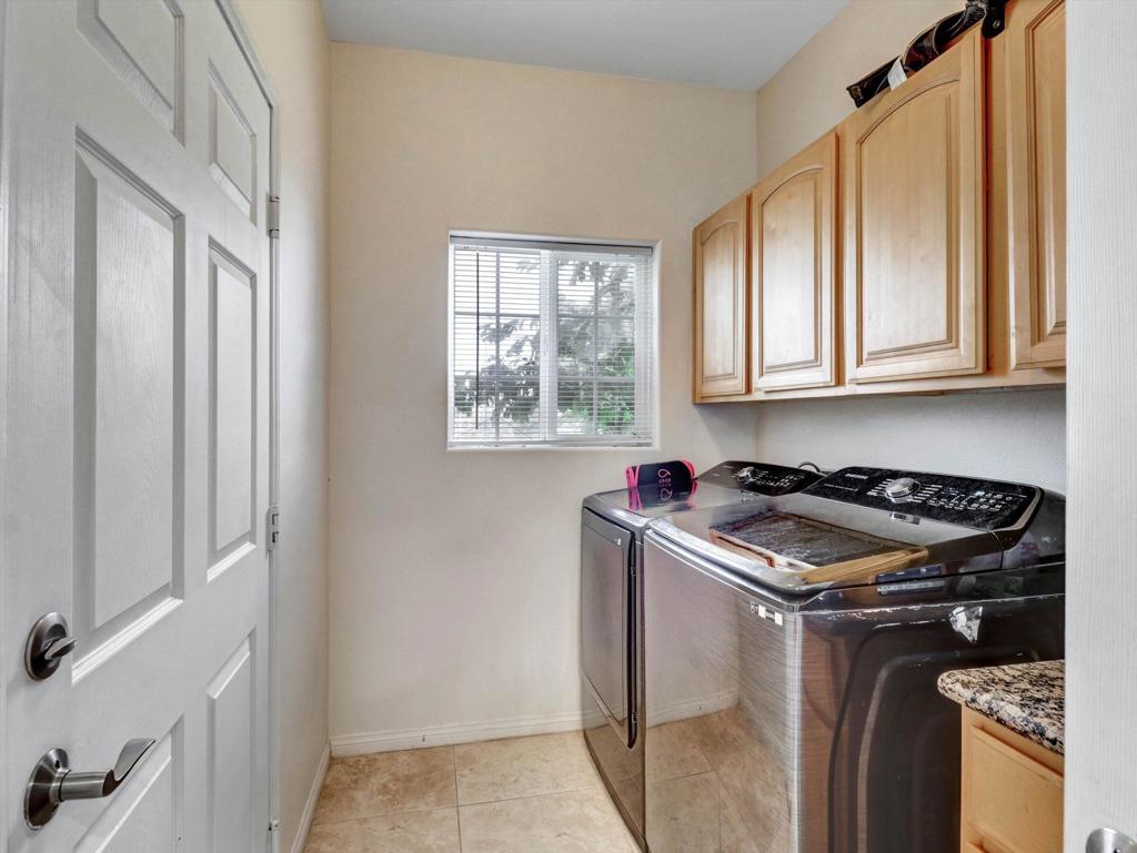 1081 Aberdeen Drive