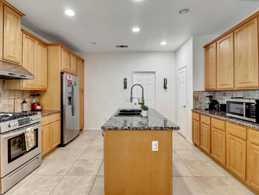 1081 Aberdeen Drive