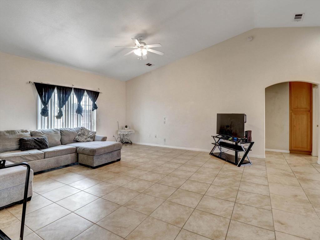 1081 Aberdeen Drive