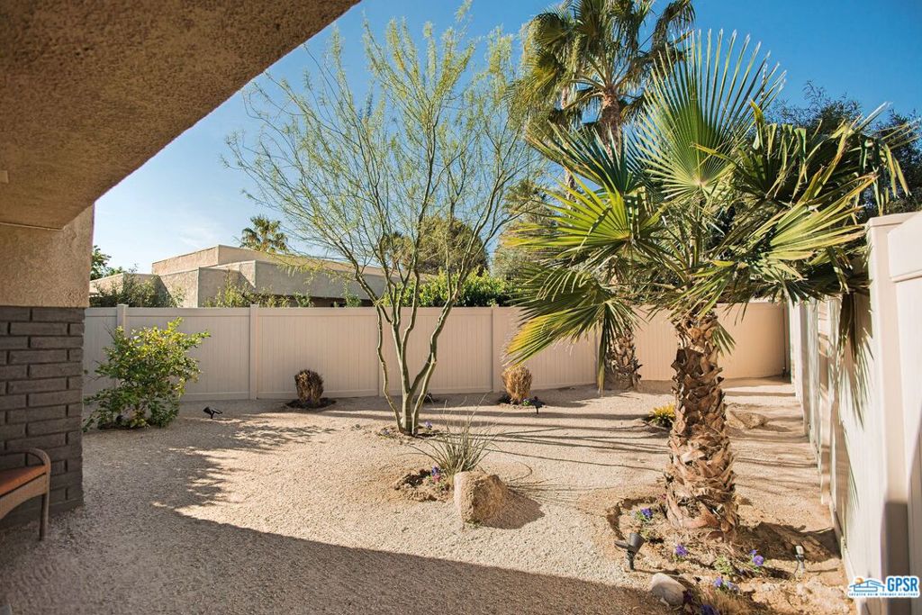 3004 E SUNFLOWER Circle