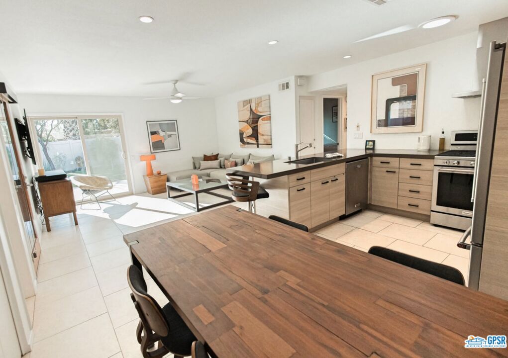 3004 E SUNFLOWER Circle