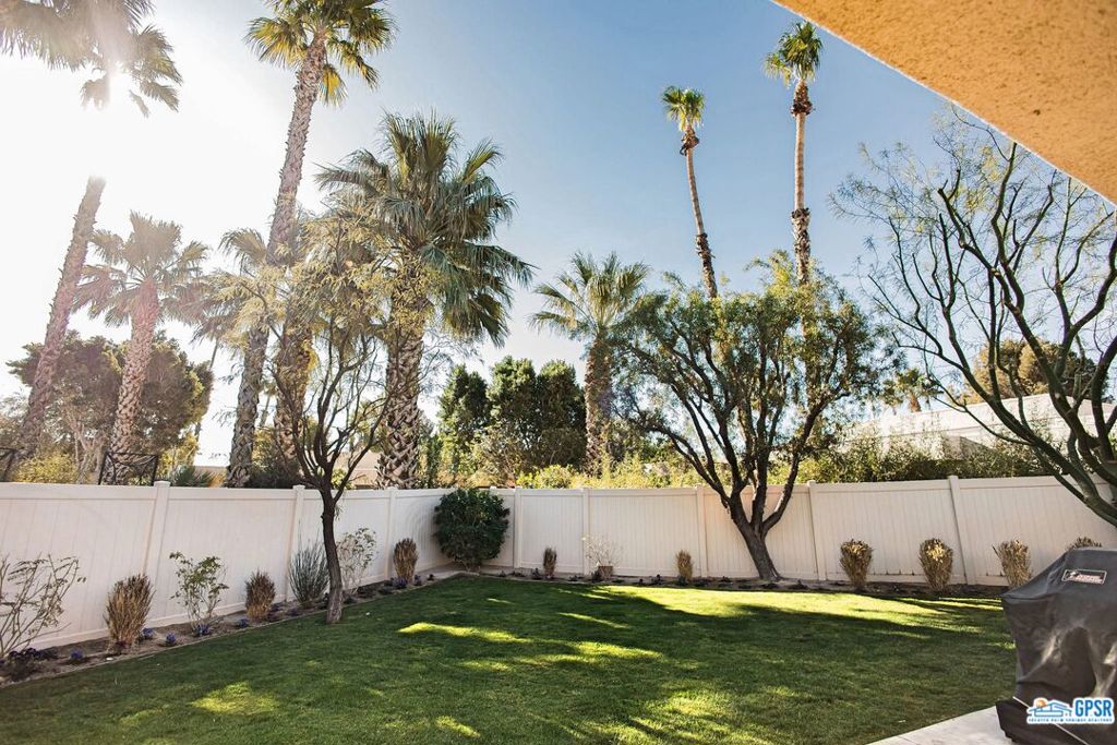 3004 E SUNFLOWER Circle