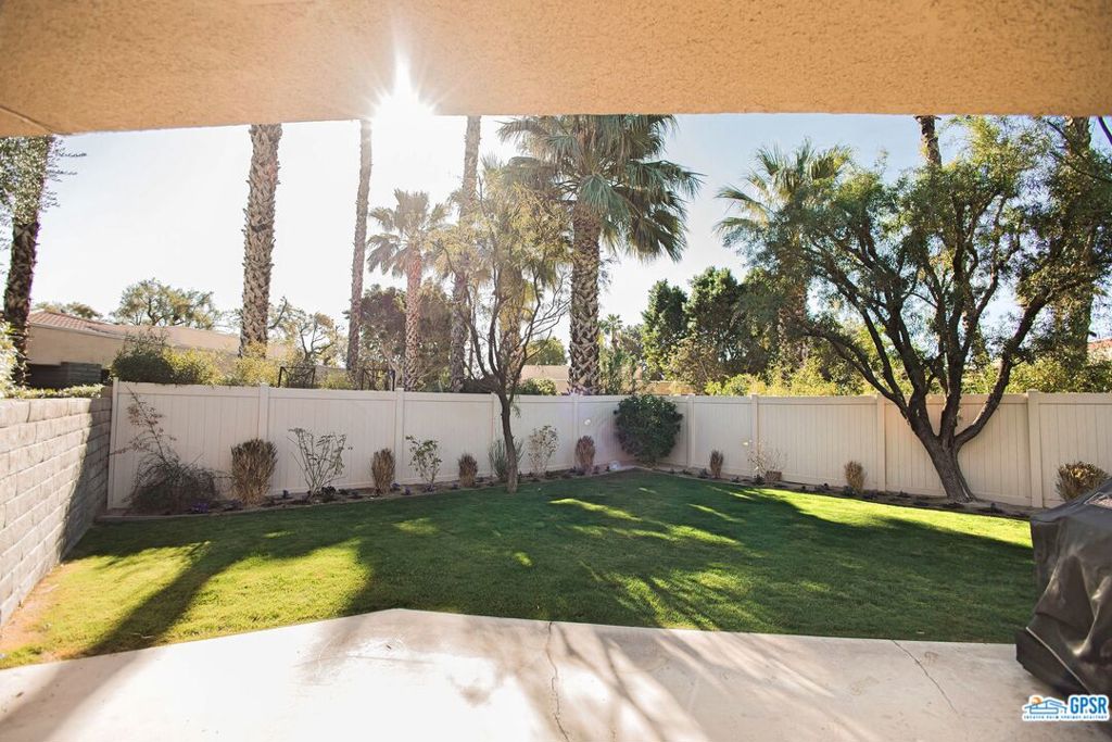 3004 E SUNFLOWER Circle