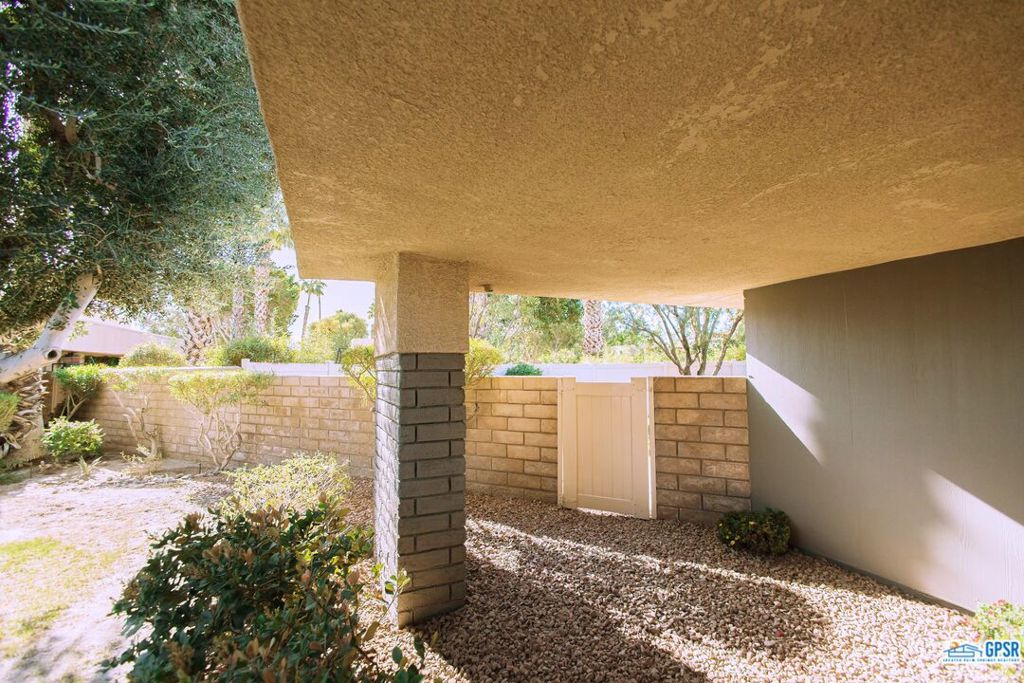 3004 E SUNFLOWER Circle