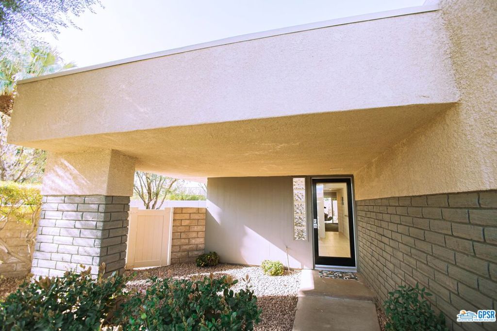 3004 E SUNFLOWER Circle