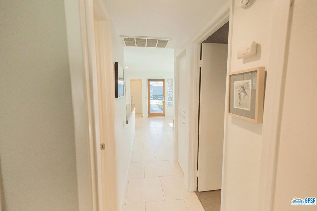 3004 E SUNFLOWER Circle