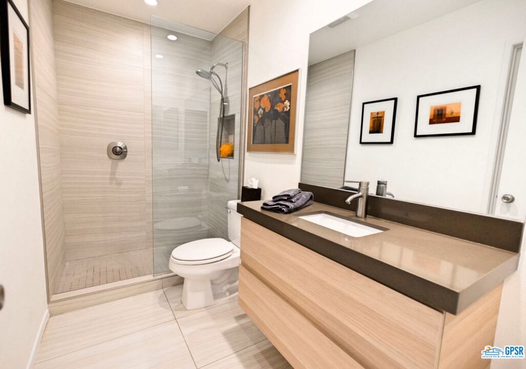 3004 E SUNFLOWER Circle