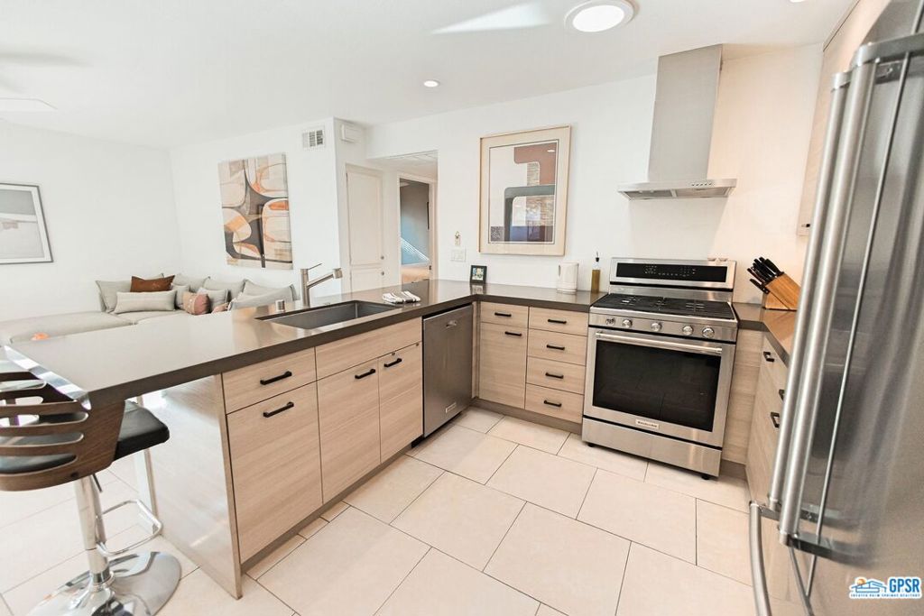 3004 E SUNFLOWER Circle