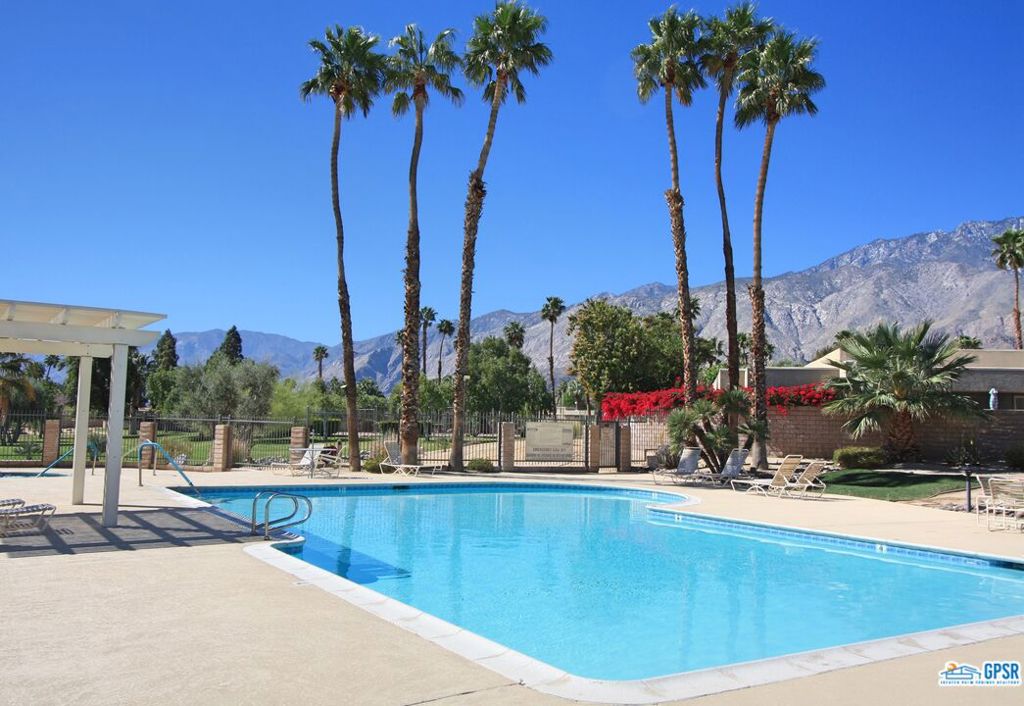 3004 E SUNFLOWER Circle