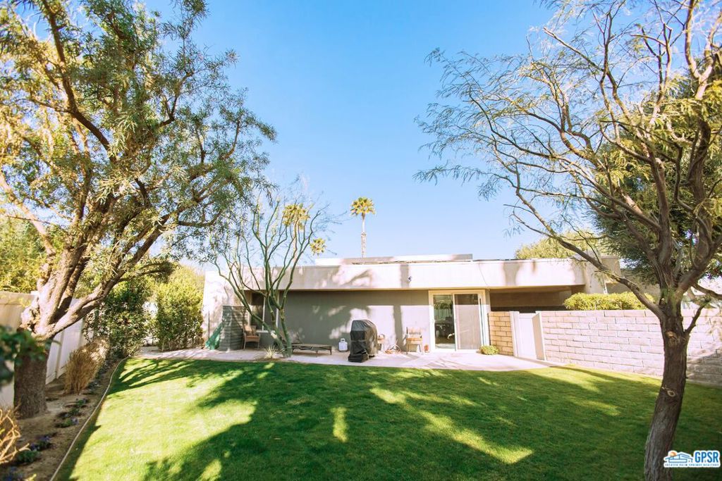 3004 E SUNFLOWER Circle