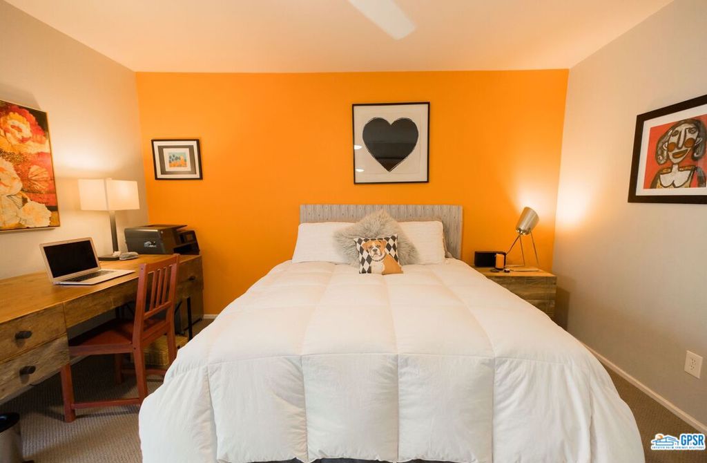 3004 E SUNFLOWER Circle