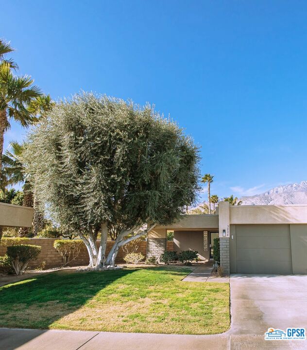 3004 E SUNFLOWER Circle