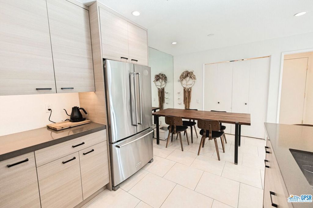 3004 E SUNFLOWER Circle