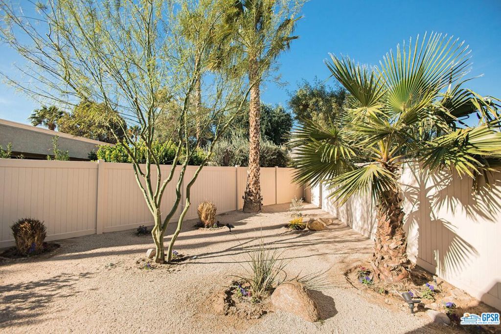 3004 E SUNFLOWER Circle