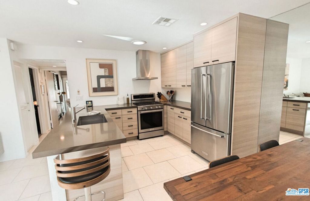 3004 E SUNFLOWER Circle