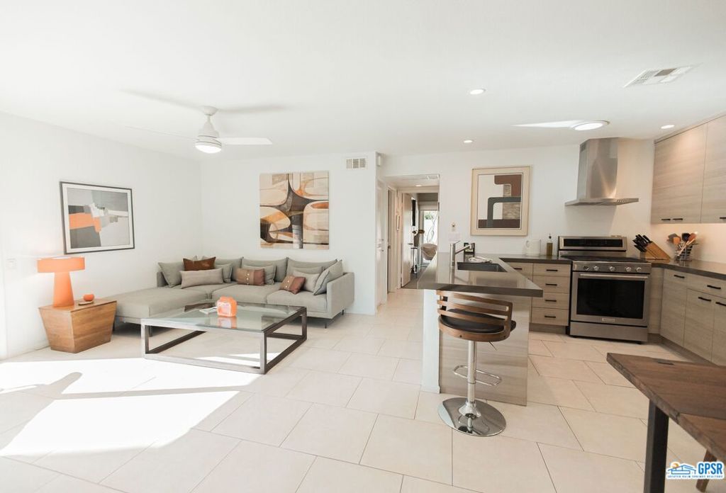 3004 E SUNFLOWER Circle