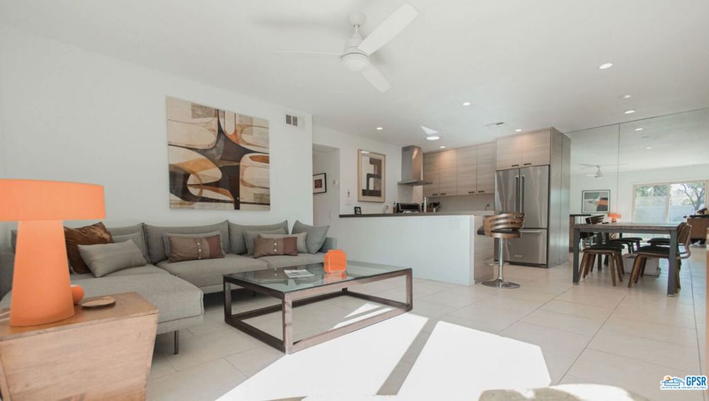 3004 E SUNFLOWER Circle