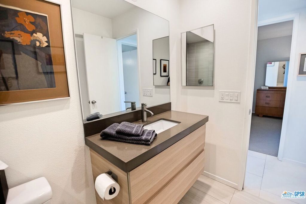 3004 E SUNFLOWER Circle