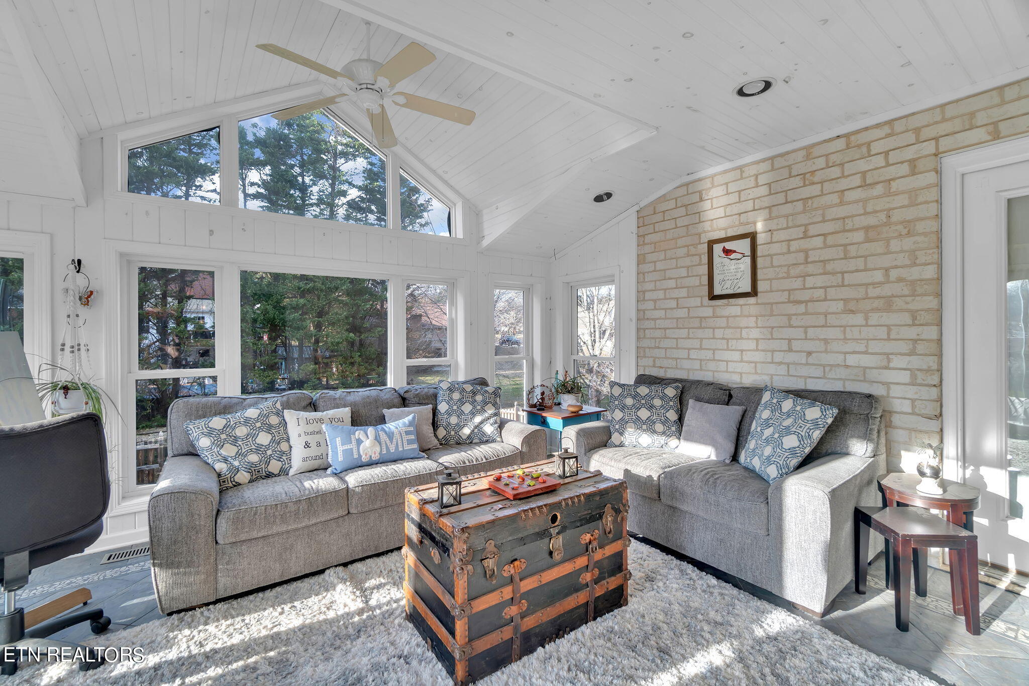 1829 Southcliff Drive