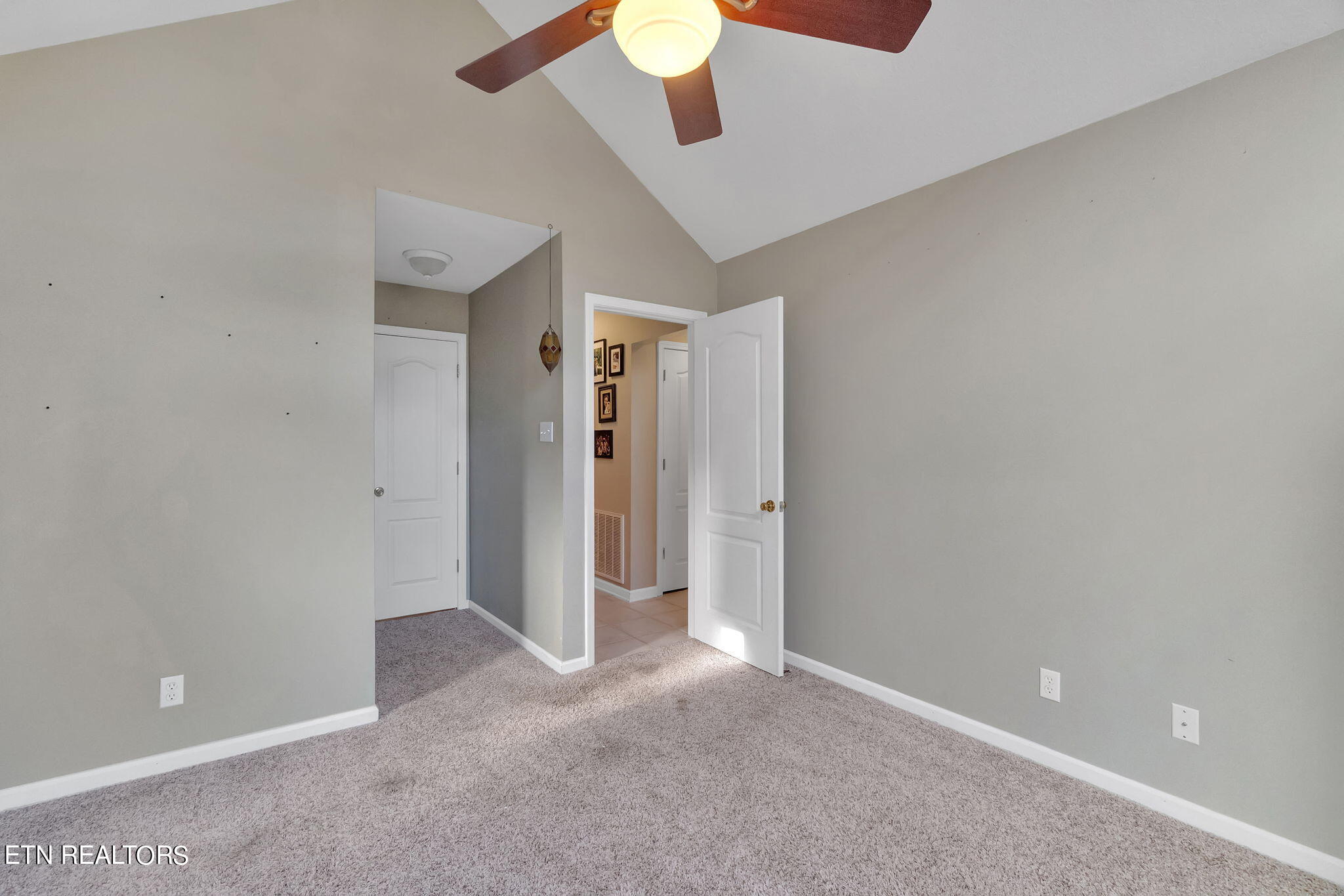 1829 Southcliff Drive