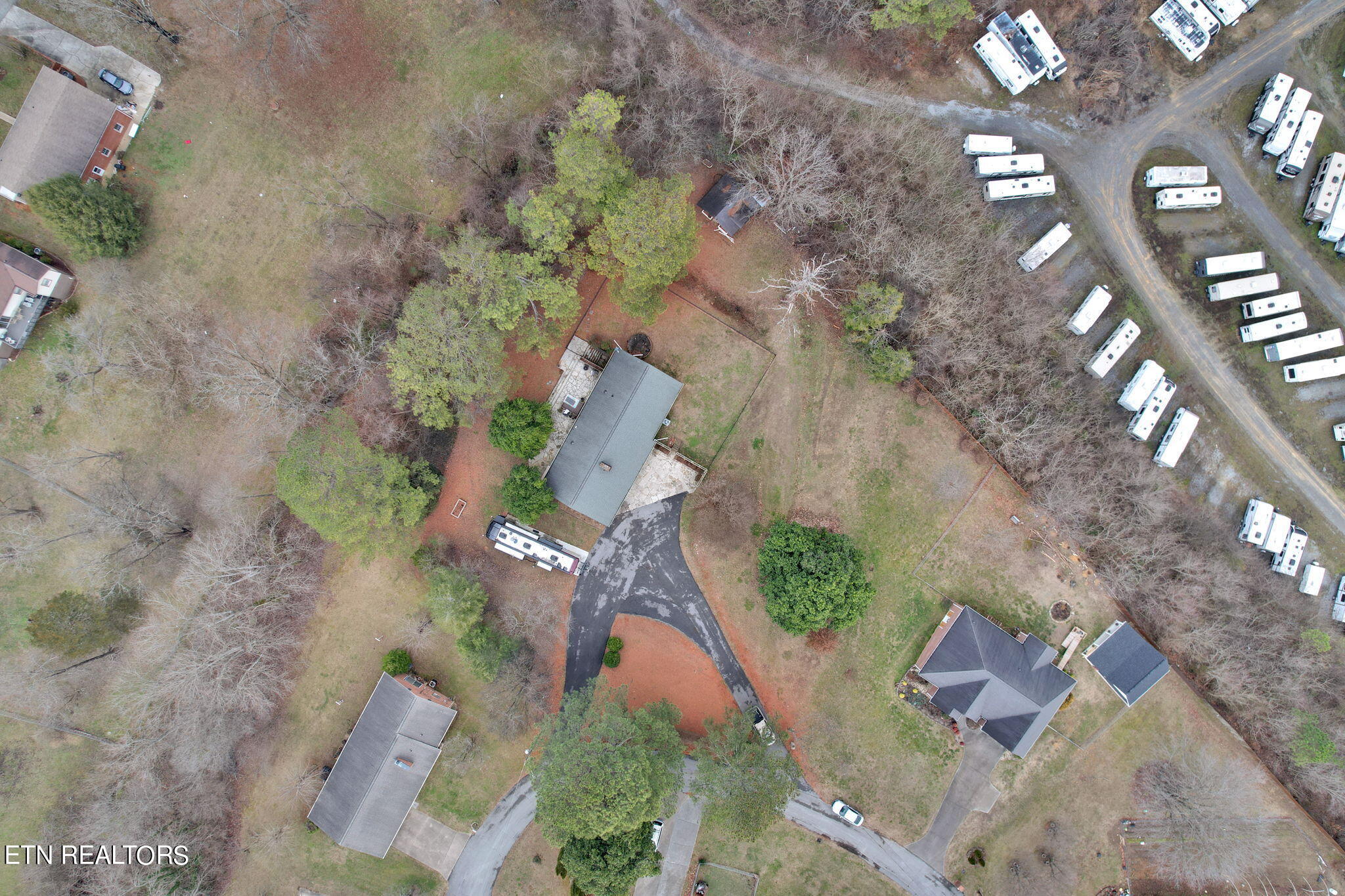 209 N Riverview Circle