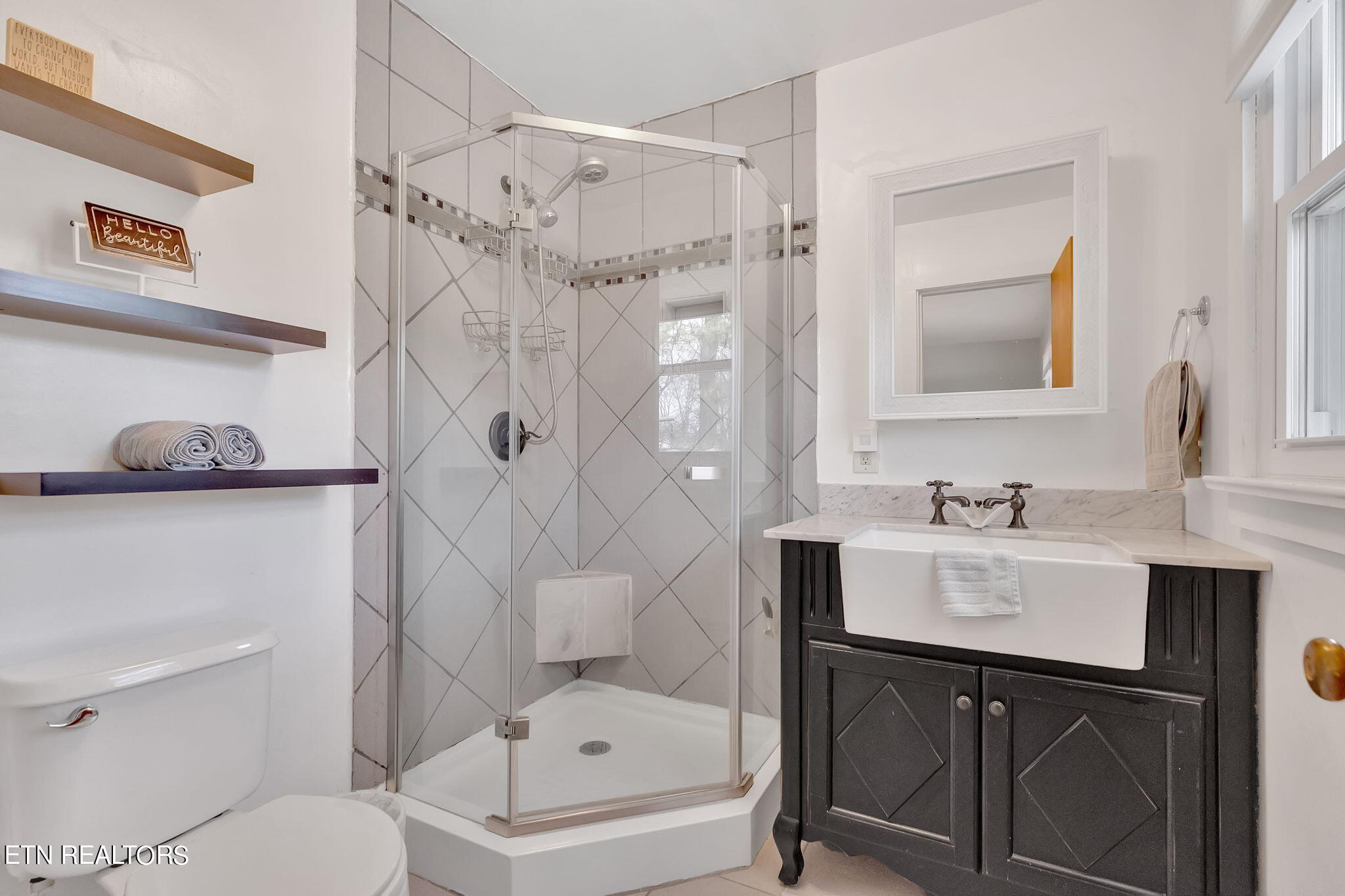 209 N Riverview Circle