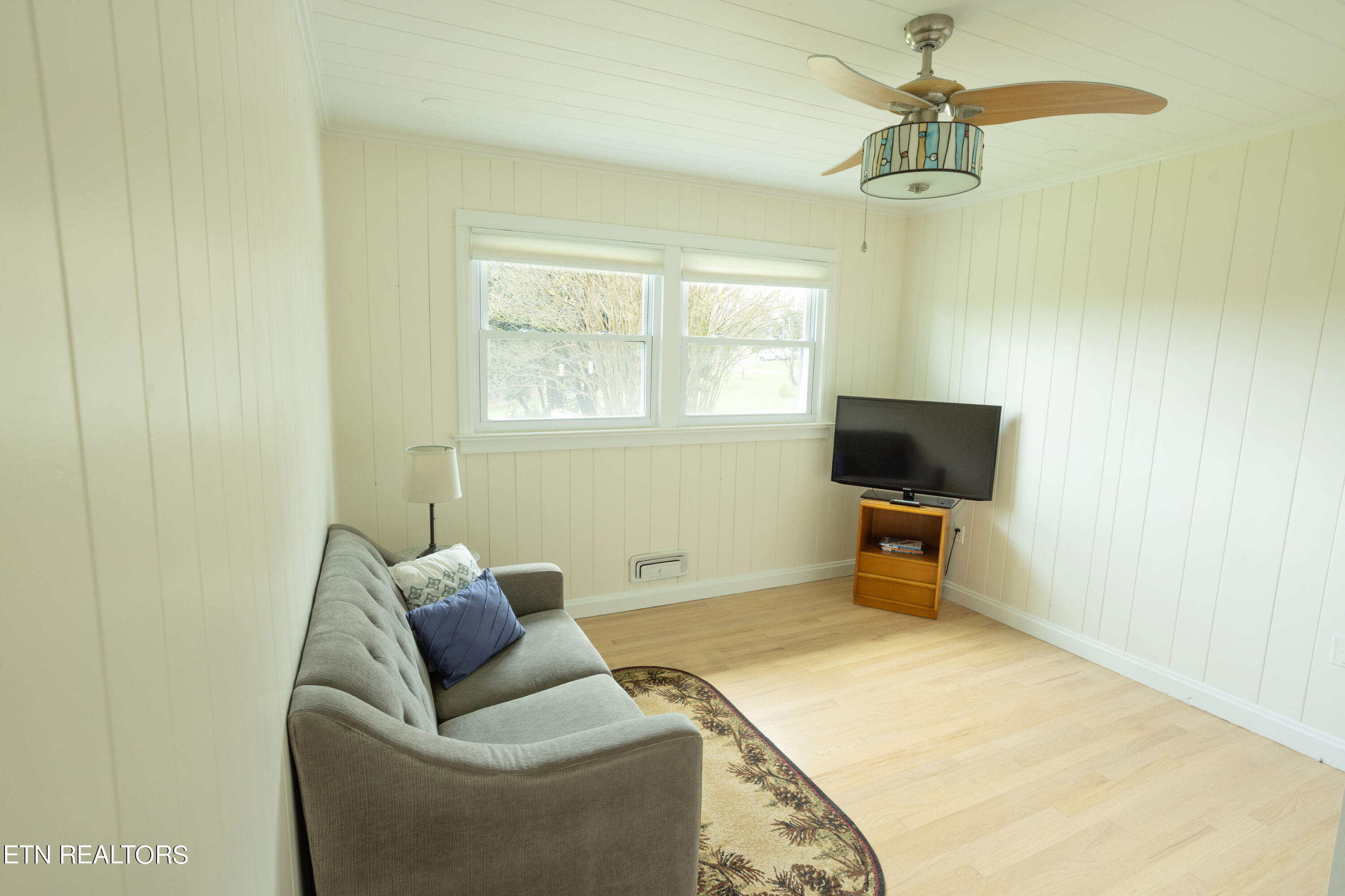 209 N Riverview Circle