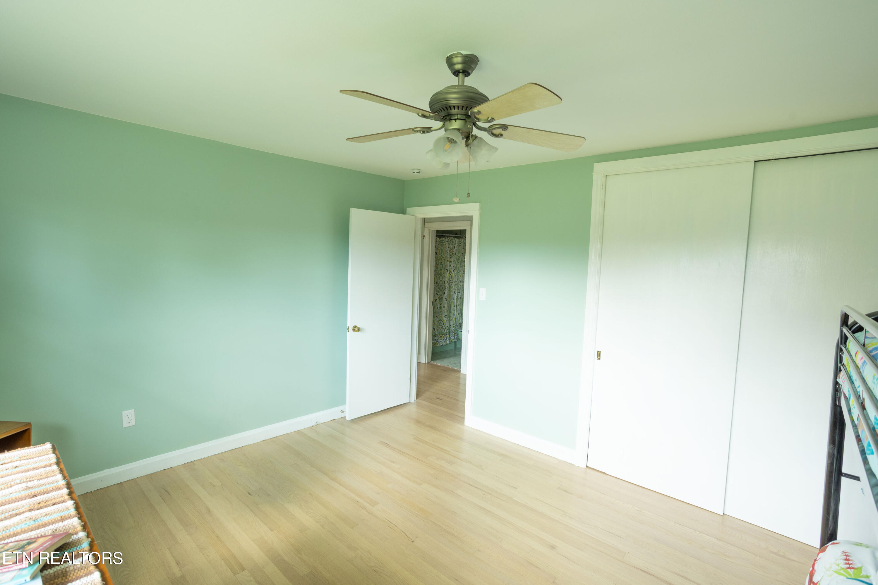 209 N Riverview Circle