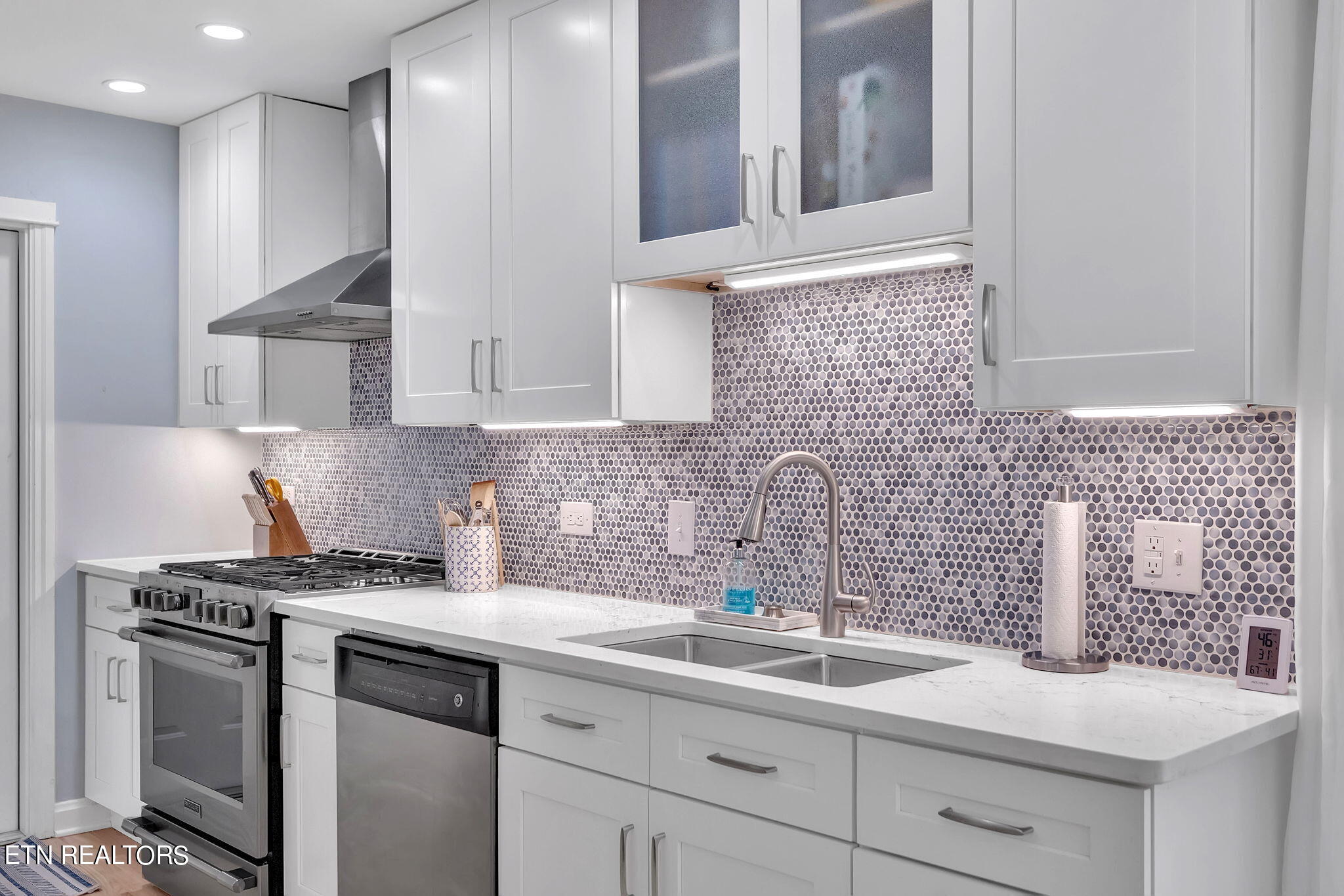 209 N Riverview Circle