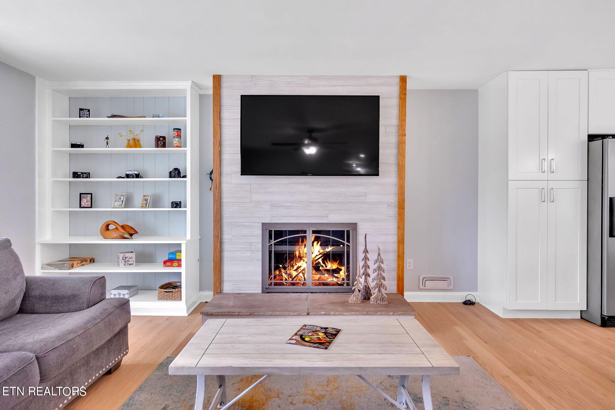 209 N Riverview Circle