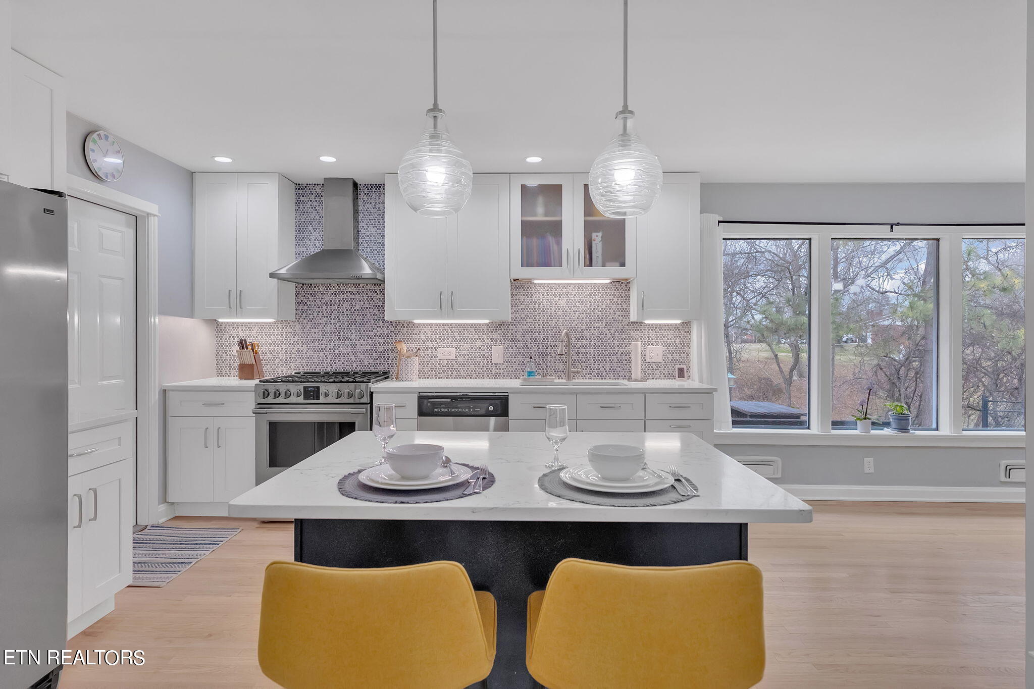 209 N Riverview Circle