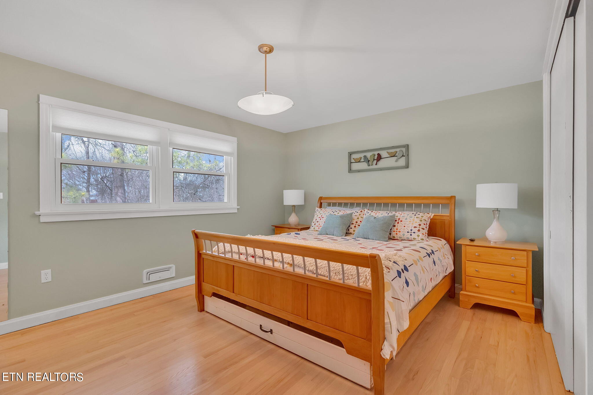 209 N Riverview Circle