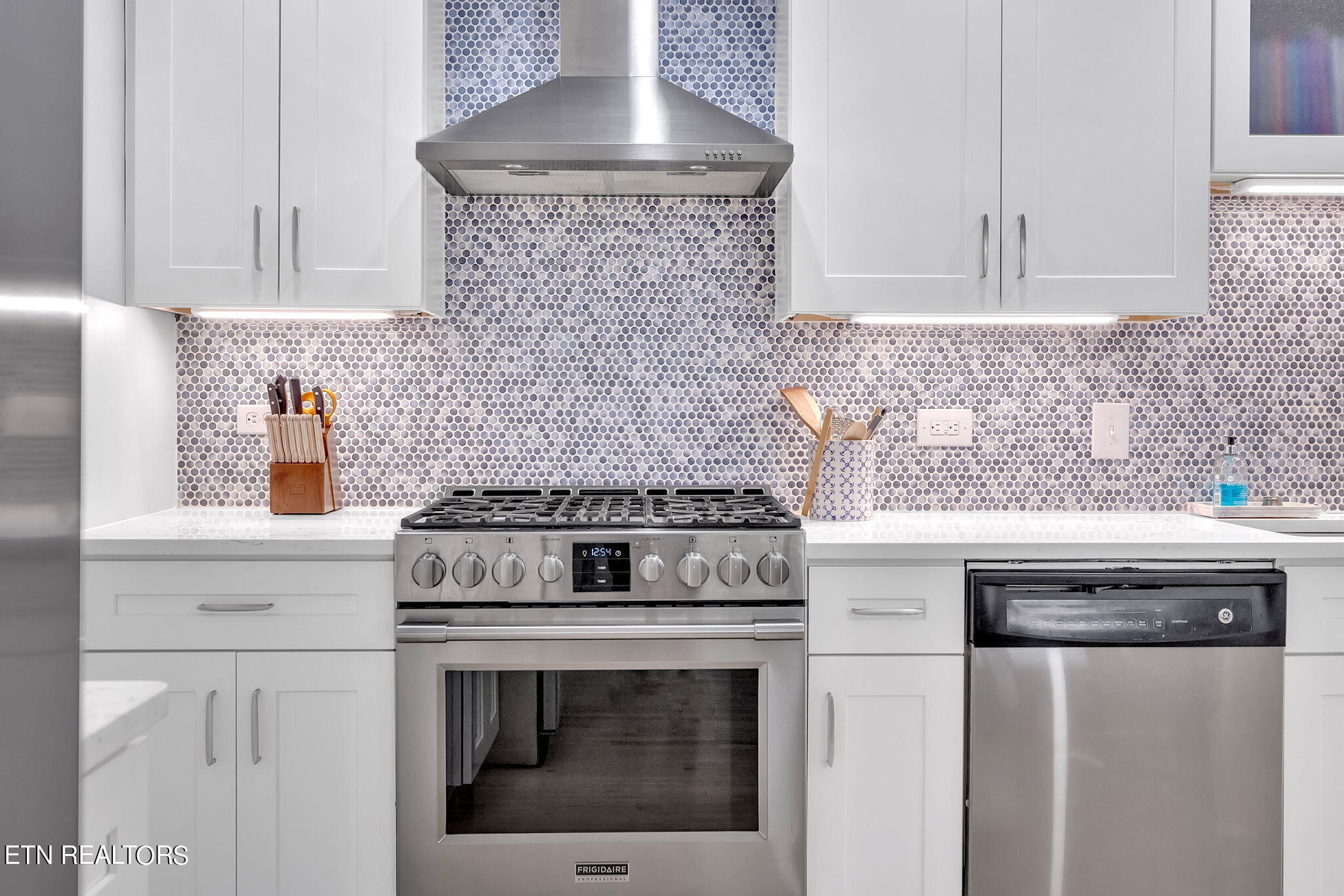 209 N Riverview Circle