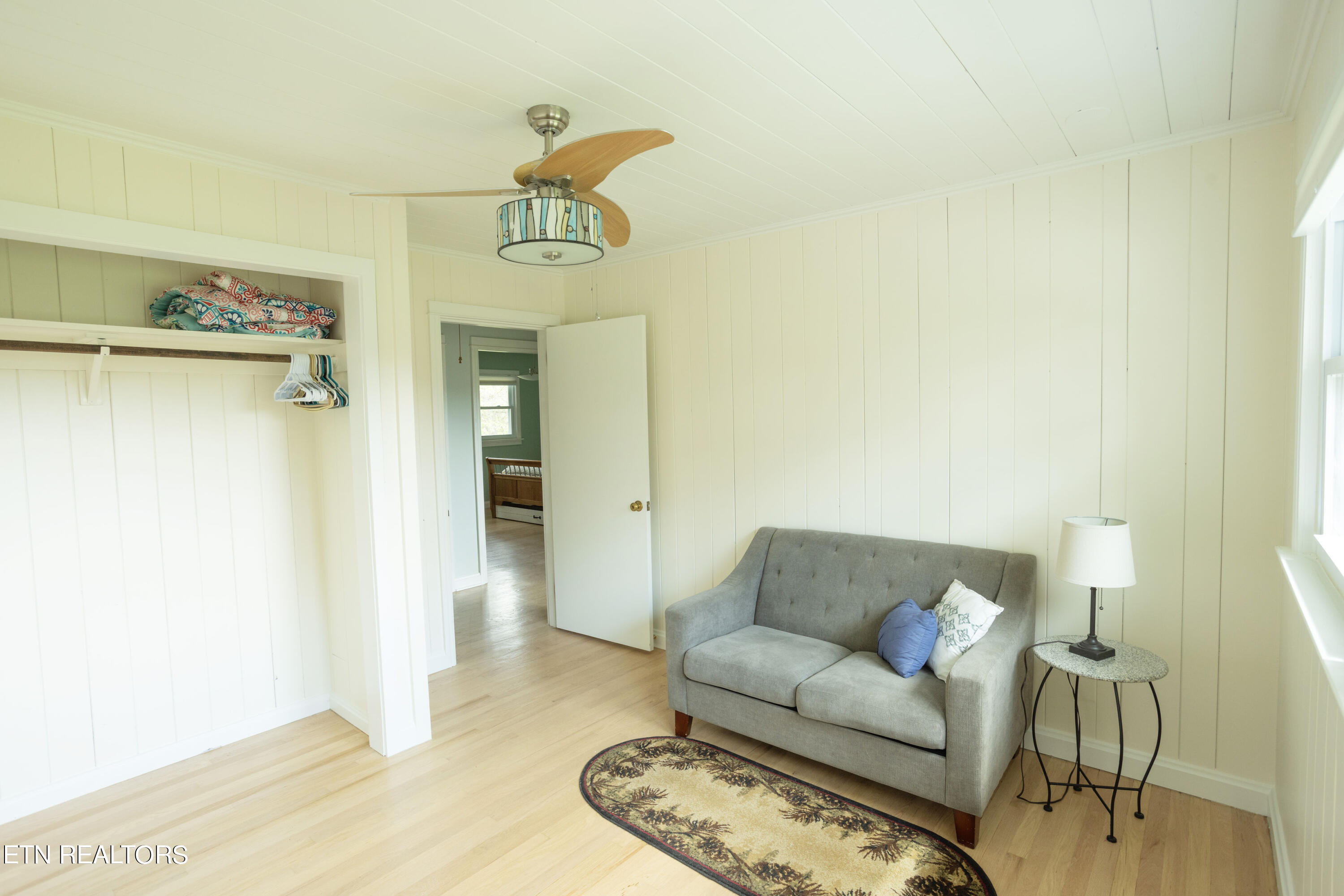 209 N Riverview Circle