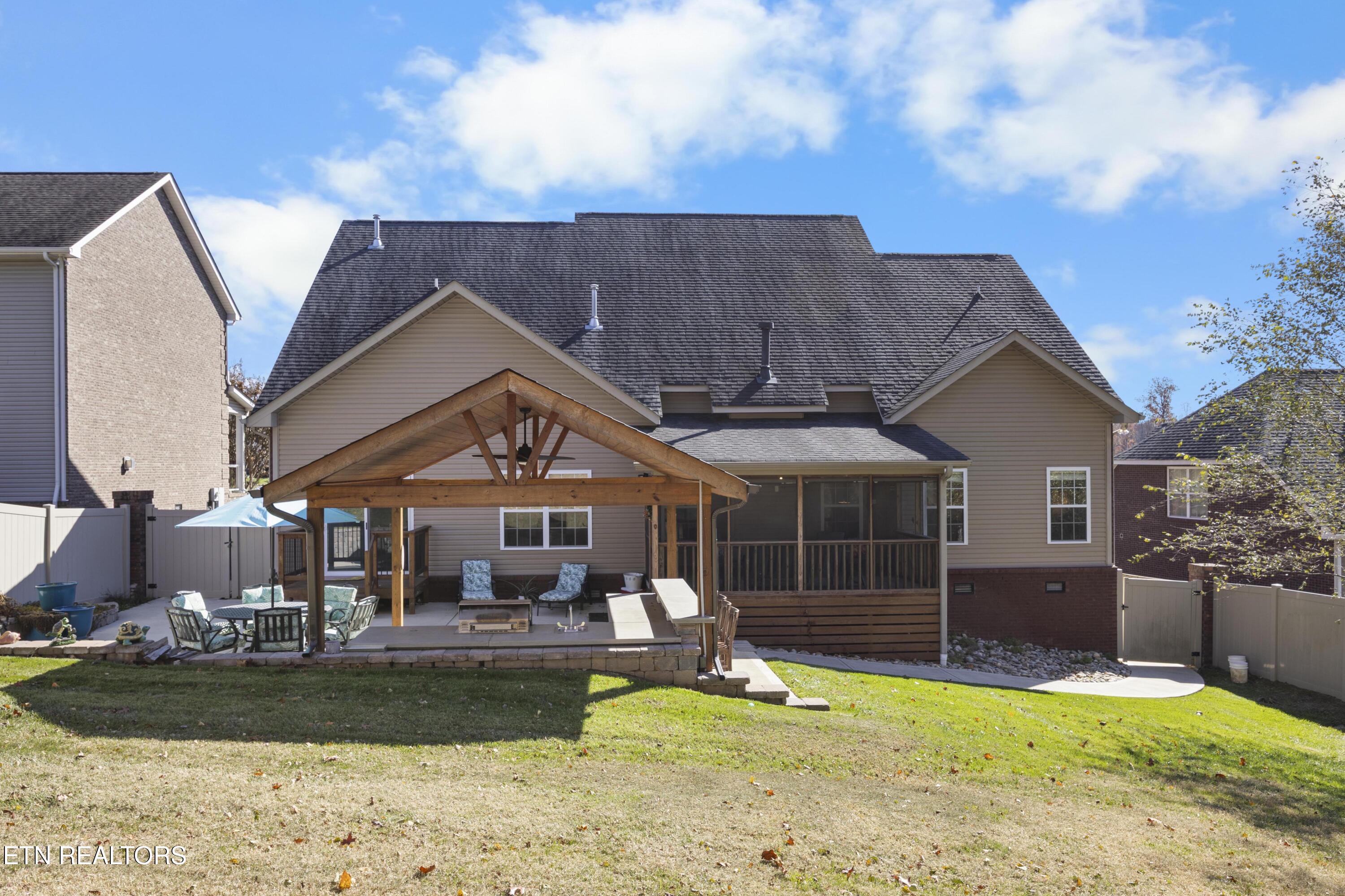 3005 Cambridge Shores Lane