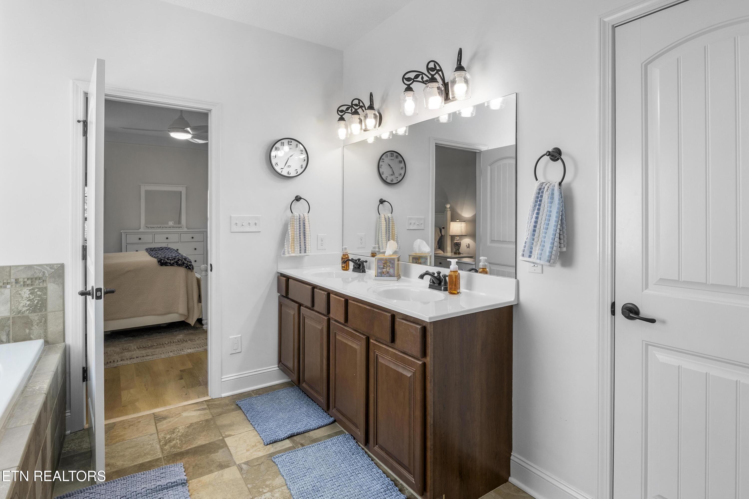 3005 Cambridge Shores Lane