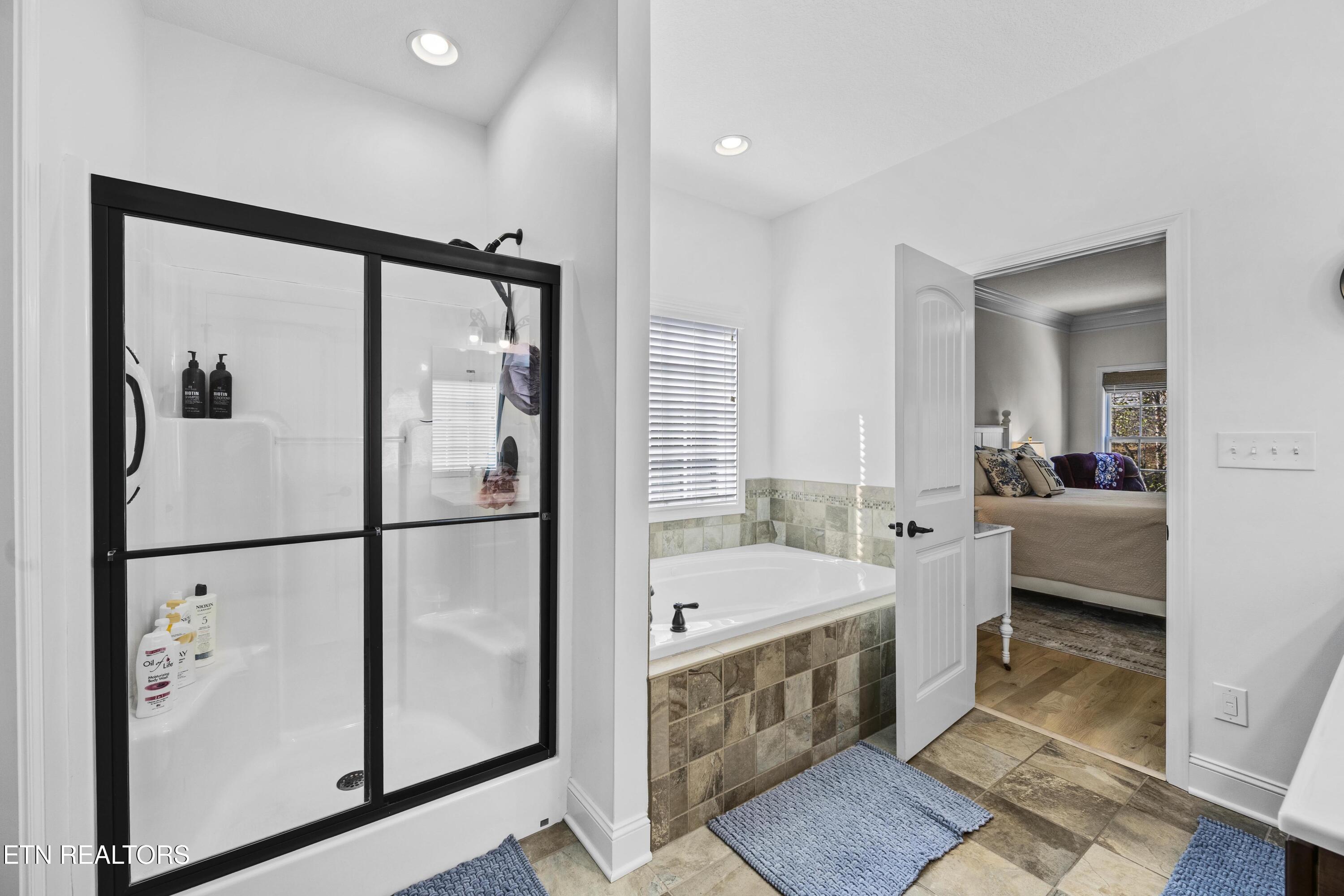 3005 Cambridge Shores Lane