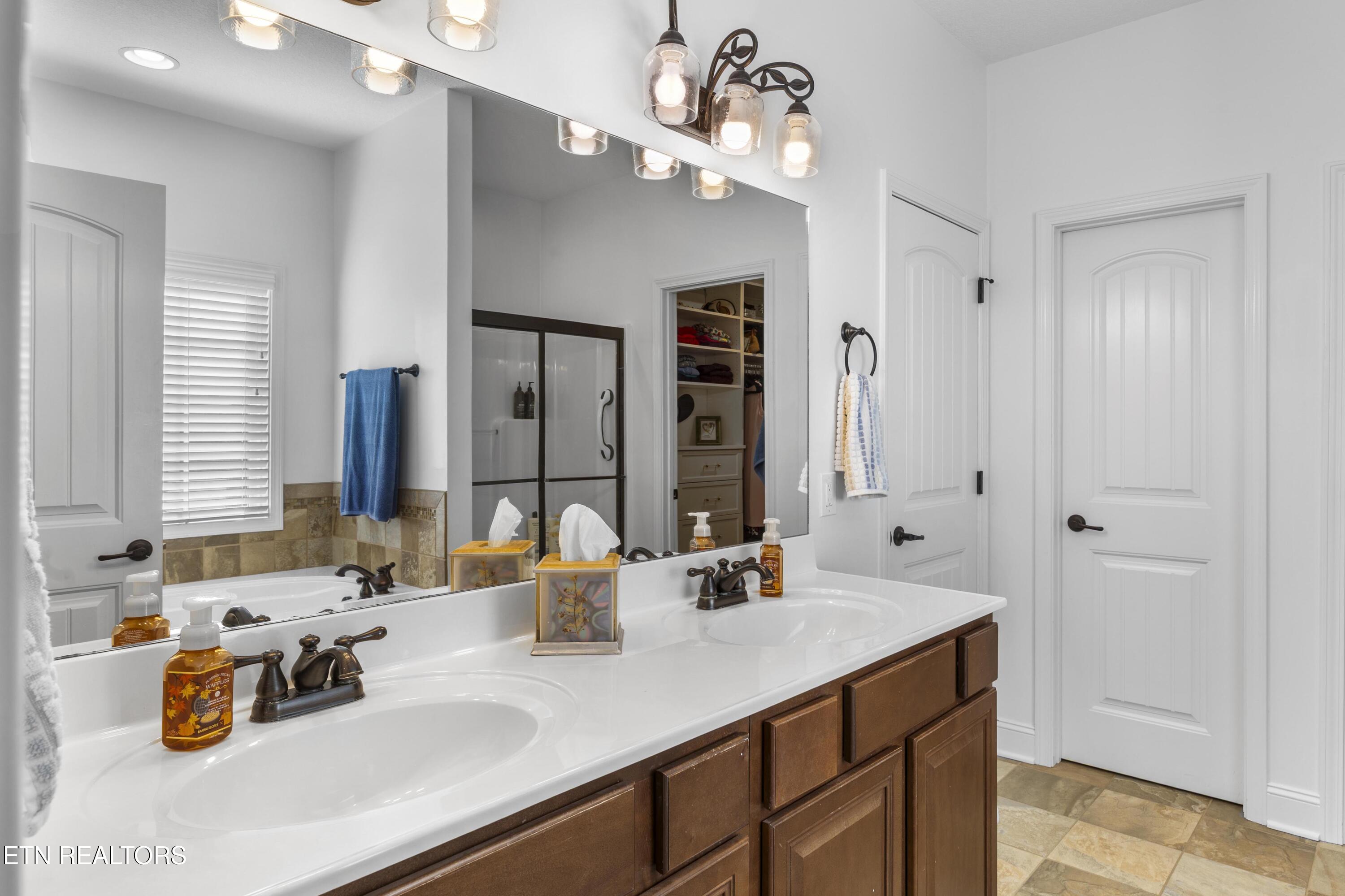 3005 Cambridge Shores Lane