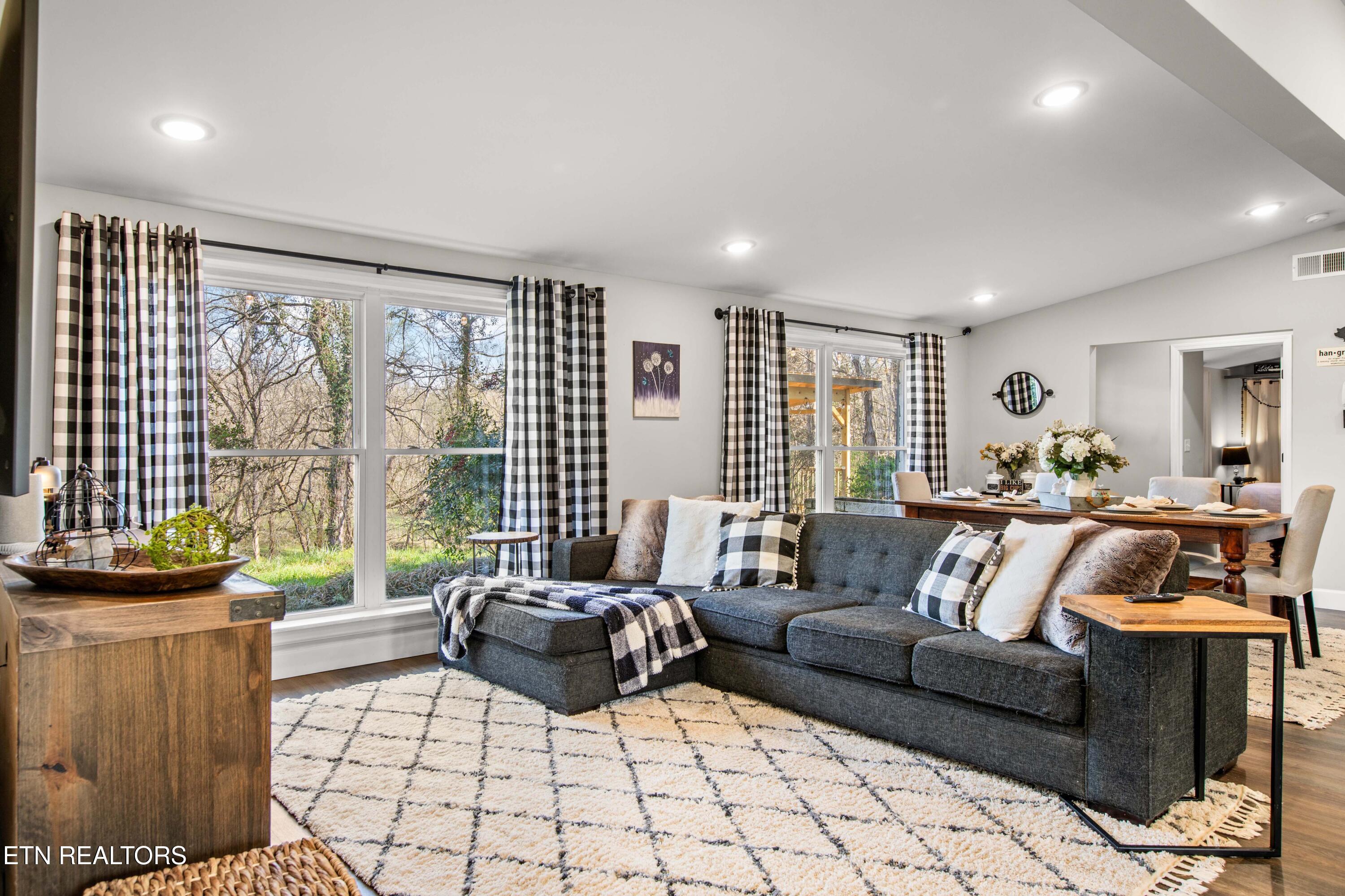 507 Short St