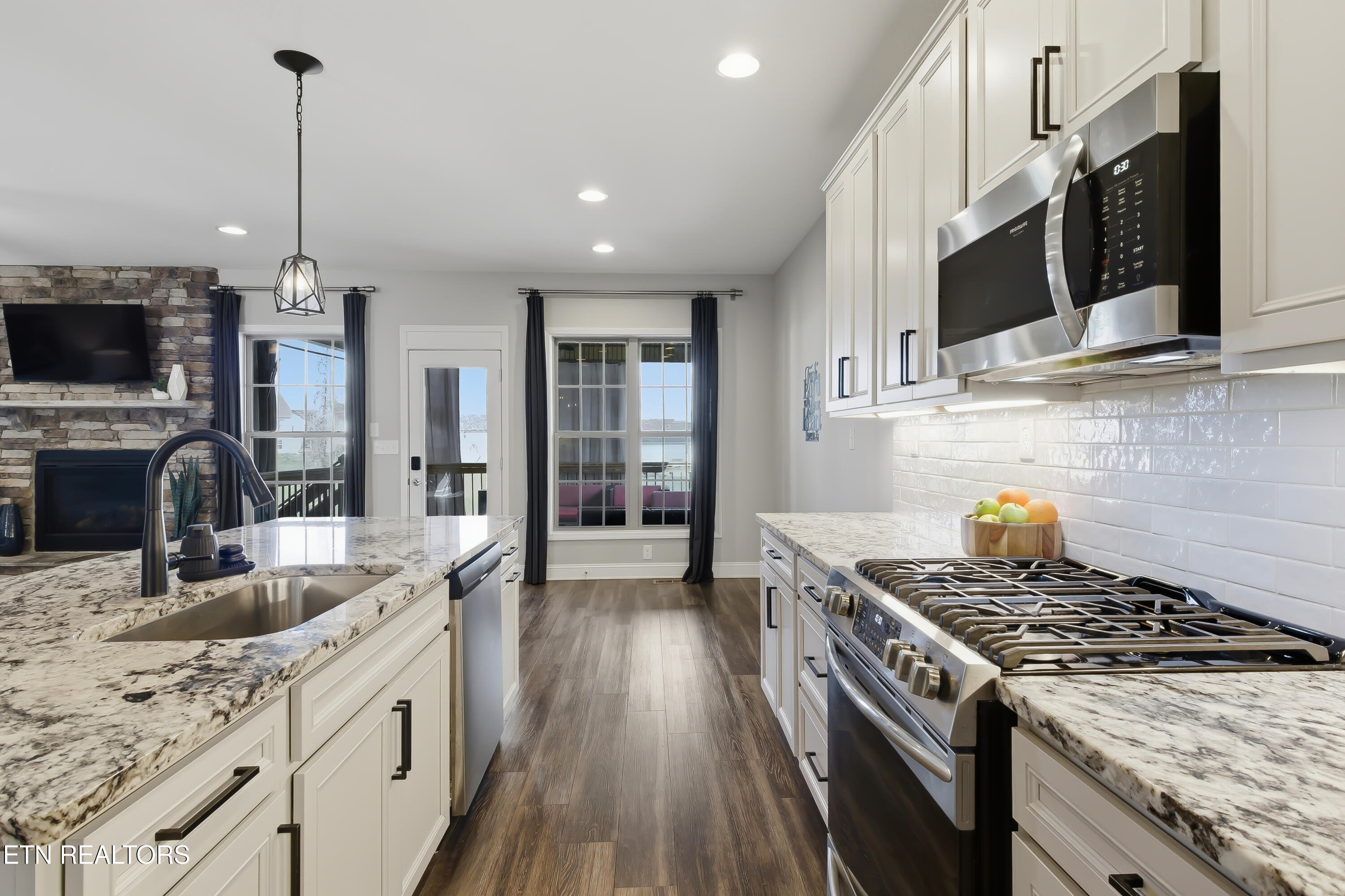 2663 Windjammer Lane