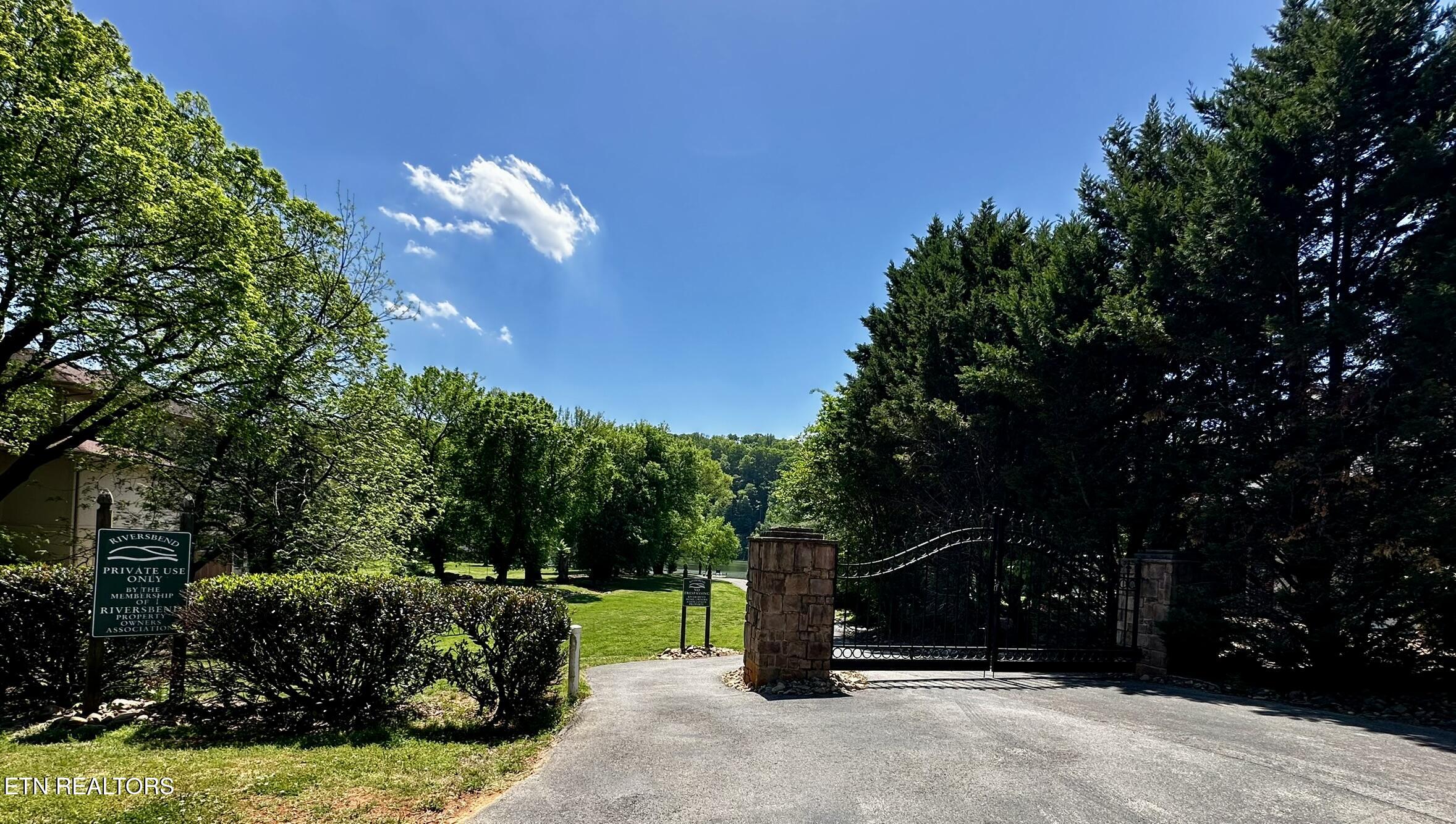 6625 Riverview Golf Drive