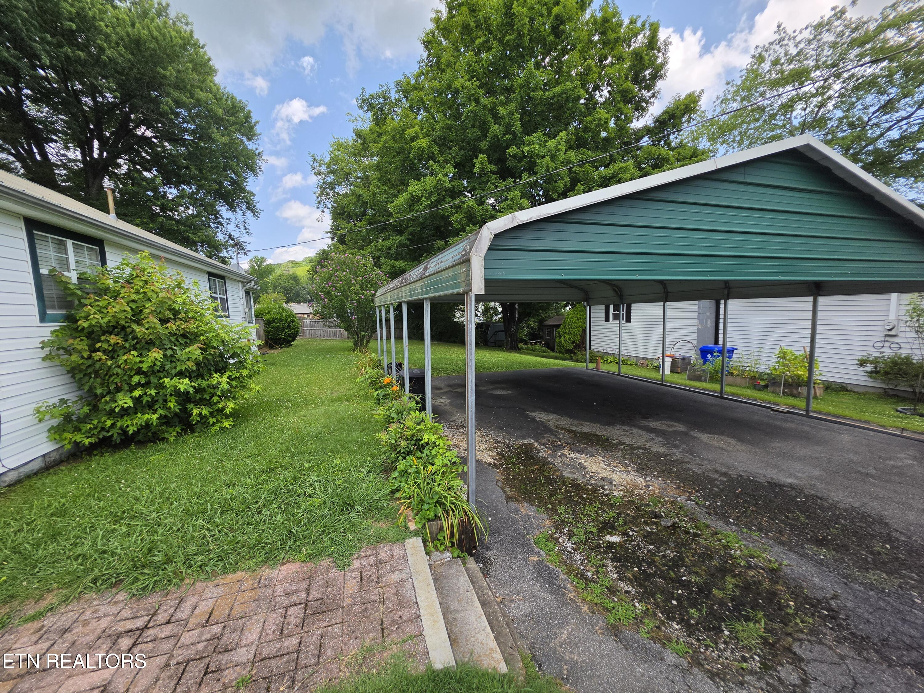 115 Flanders Ave
