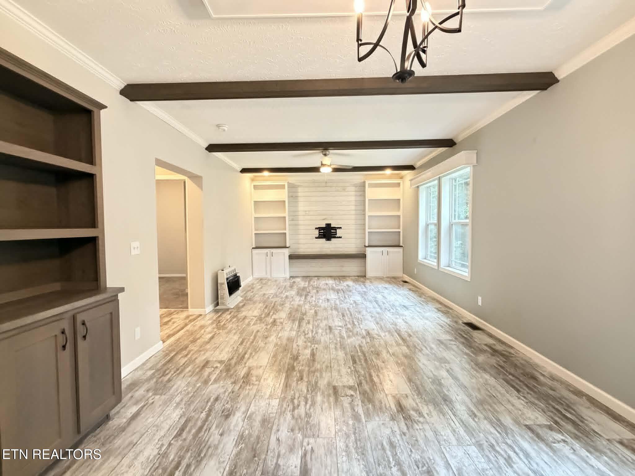 381 Dixon Rd