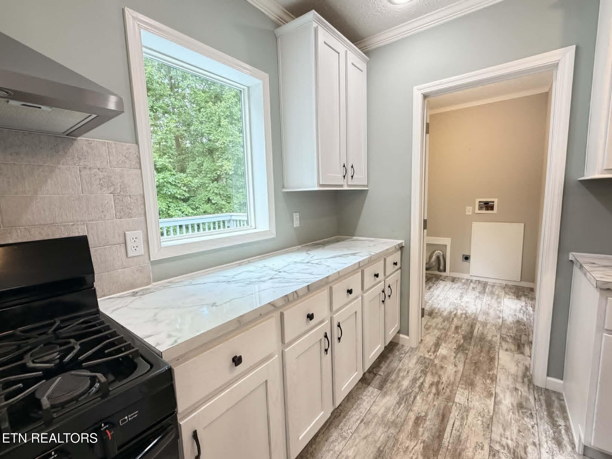 381 Dixon Rd