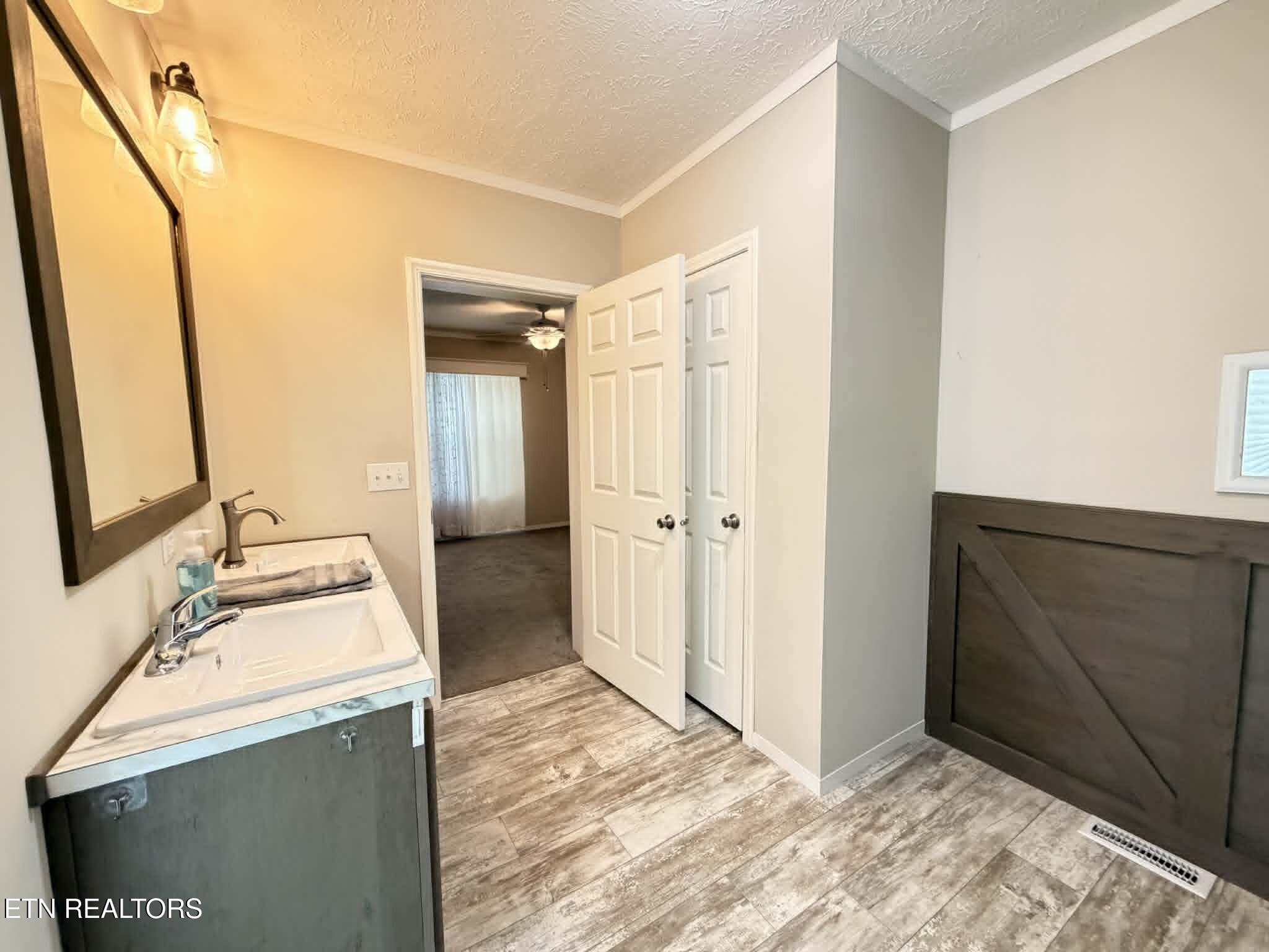 381 Dixon Rd