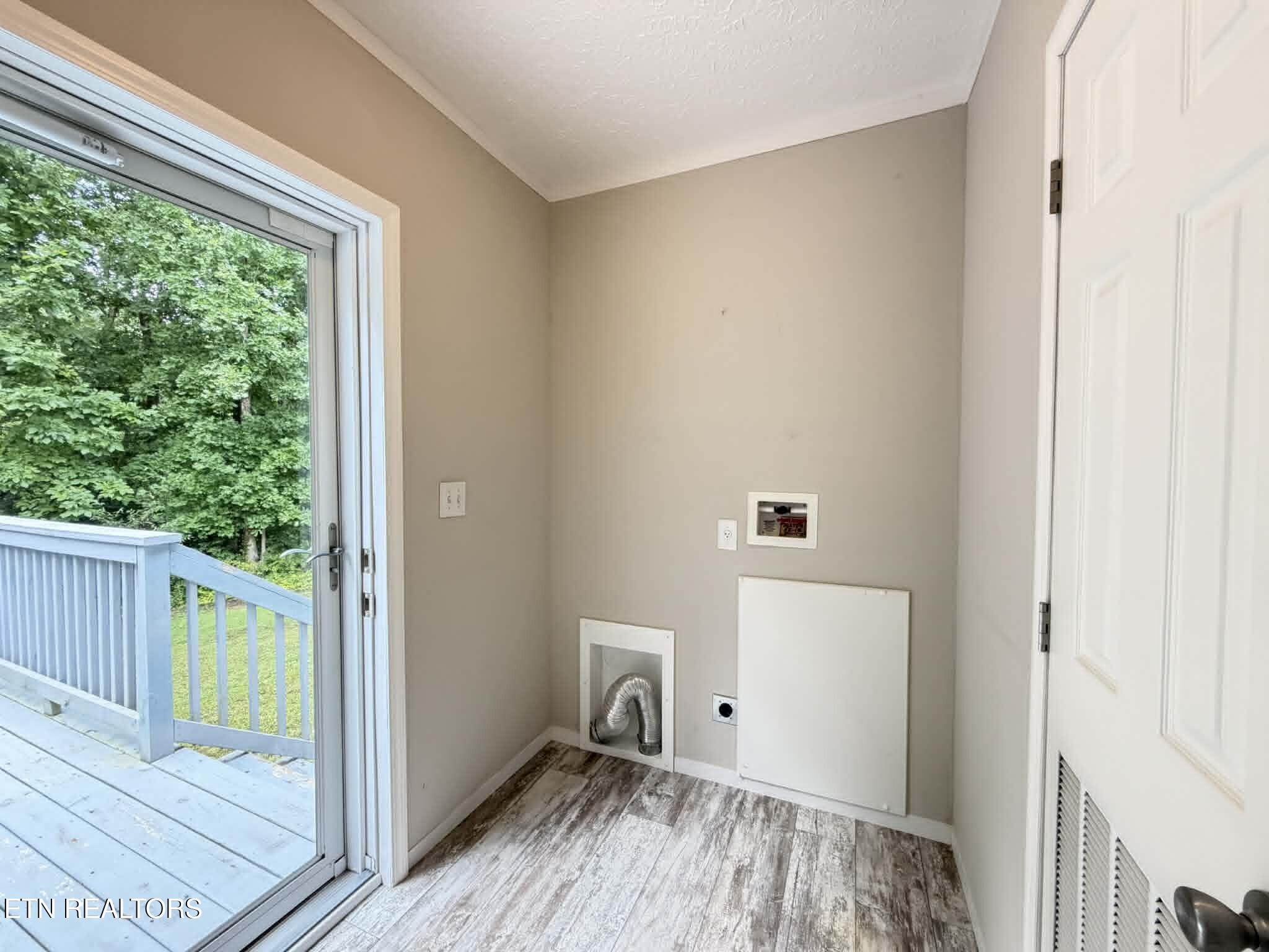 381 Dixon Rd